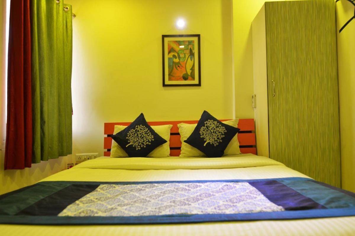 Hotel Royal Apple Ahmedabad Exterior photo