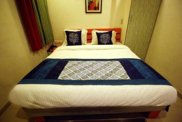 Hotel Royal Apple Ahmedabad Exterior photo