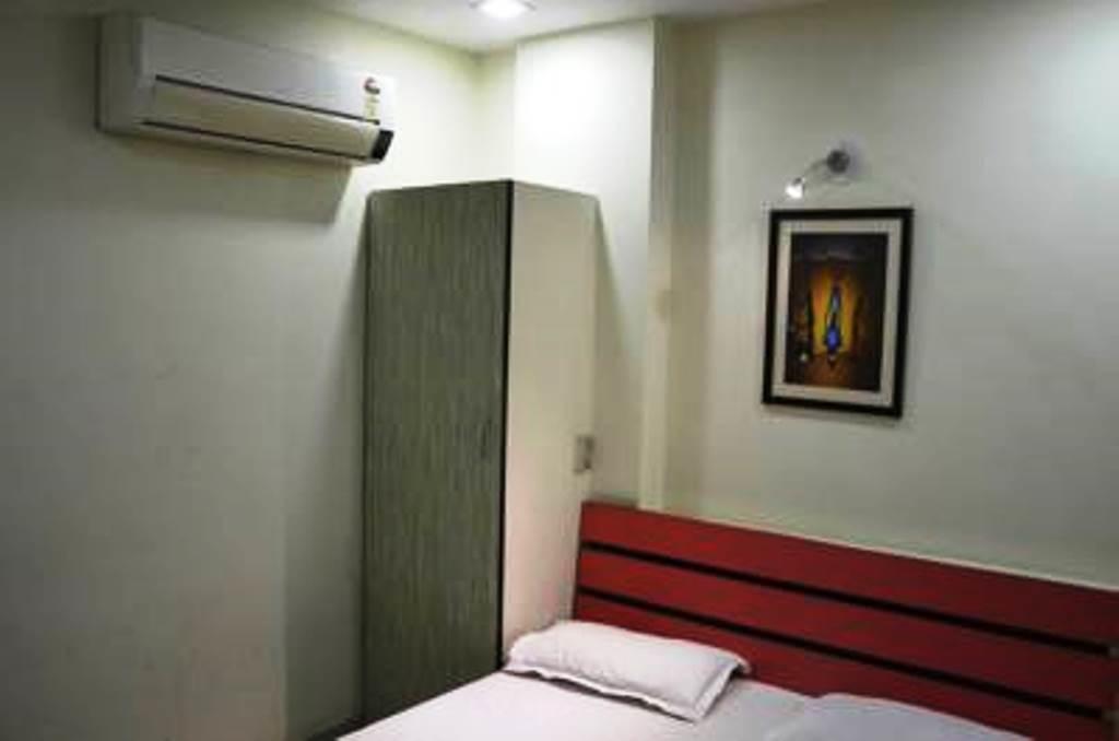 Hotel Royal Apple Ahmedabad Exterior photo