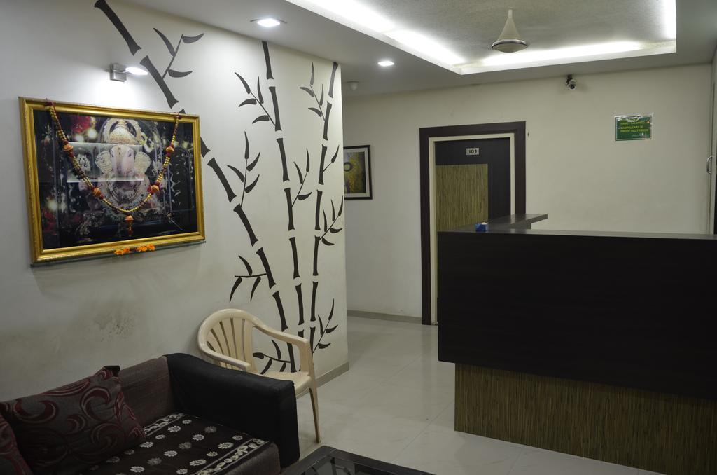 Hotel Royal Apple Ahmedabad Room photo