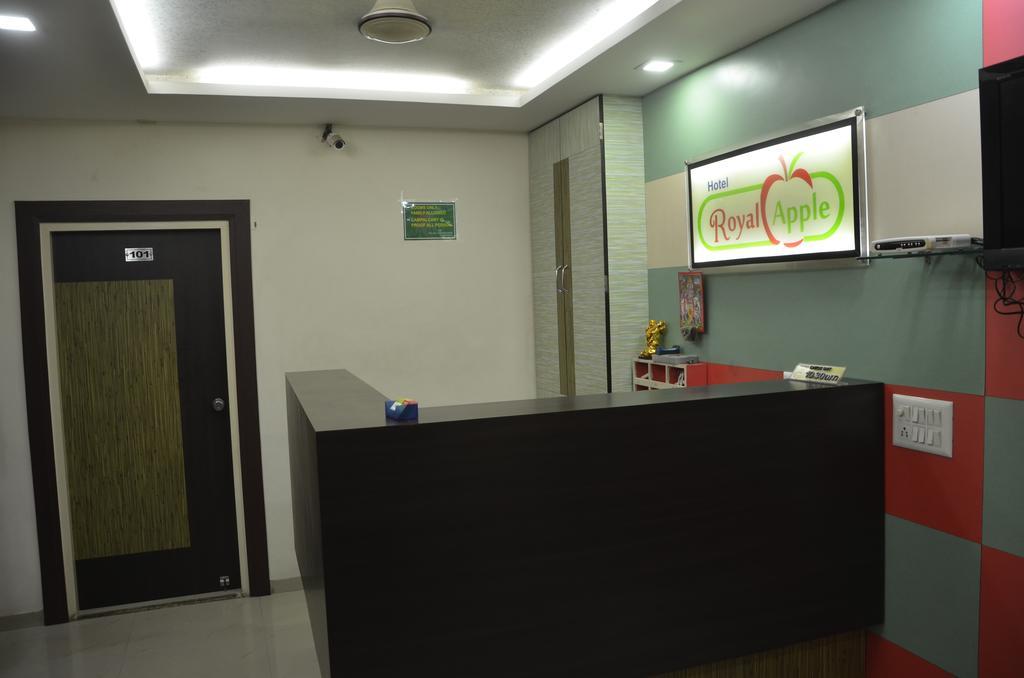 Hotel Royal Apple Ahmedabad Room photo