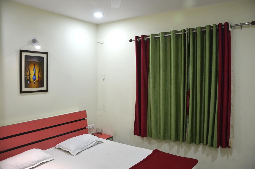 Hotel Royal Apple Ahmedabad Room photo